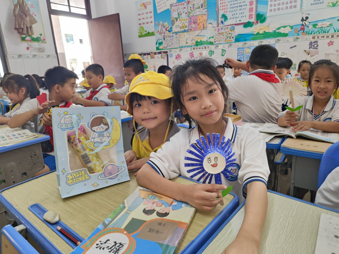 一场与小学的亲密对话——琼海市长坡镇中心幼儿园幼小衔接活动之参观小学 第49张 一场与小学的亲密对话——琼海市长坡镇中心幼儿园幼小衔接活动之参观小学 第49张