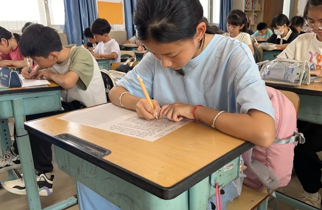 书香拼墨痕 妙笔书感悟 ——罗沙小学开展生命教育感悟现场作文竞赛活动 第16张 书香拼墨痕 妙笔书感悟 ——罗沙小学开展生命教育感悟现场作文竞赛活动 第16张