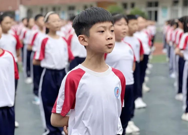 源汇区受降路小学:过端午佳节 诵中华经典 做有德之人——开展“我们的节日”主题教育活动 第11张 源汇区受降路小学:过端午佳节 诵中华经典 做有德之人——开展“我们的节日”主题教育活动 第11张