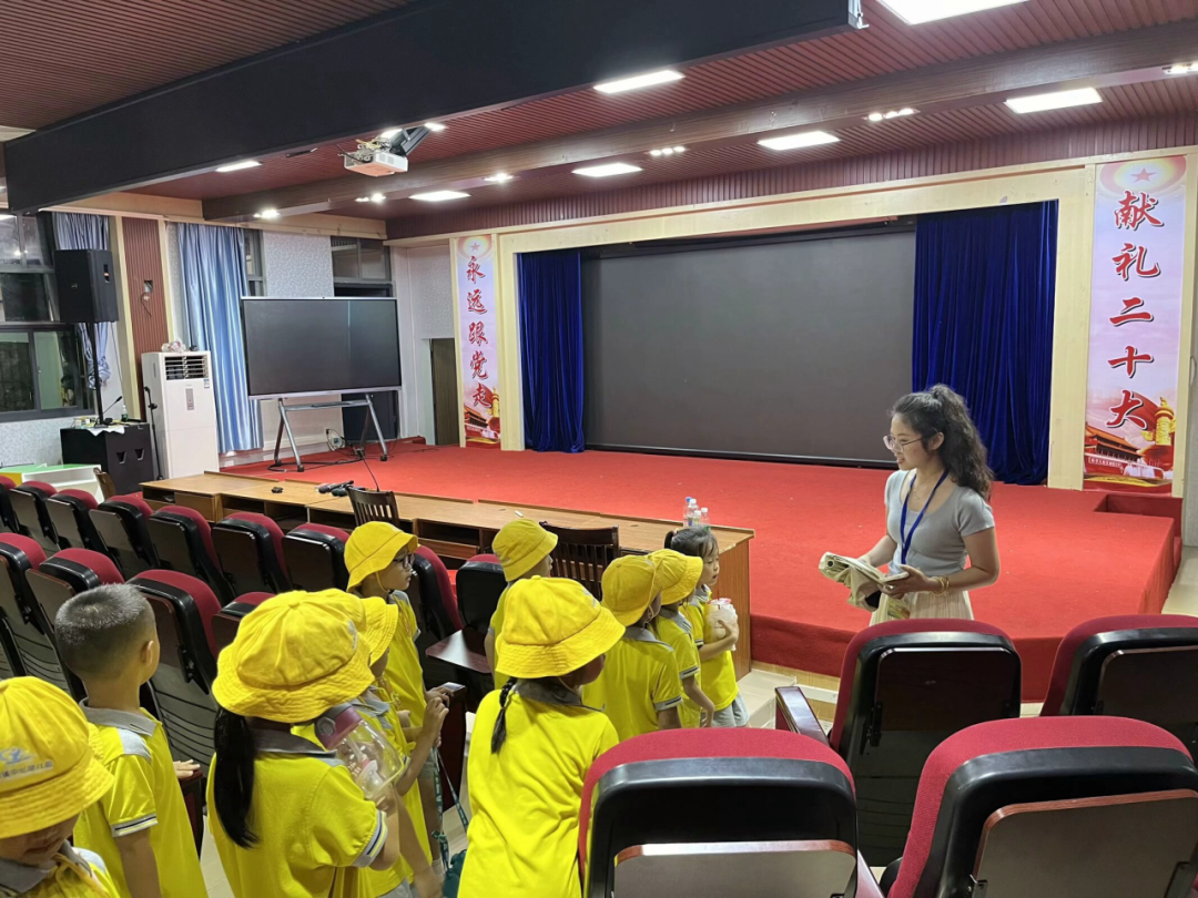 一场与小学的亲密对话——琼海市长坡镇中心幼儿园幼小衔接活动之参观小学 第58张 一场与小学的亲密对话——琼海市长坡镇中心幼儿园幼小衔接活动之参观小学 第58张