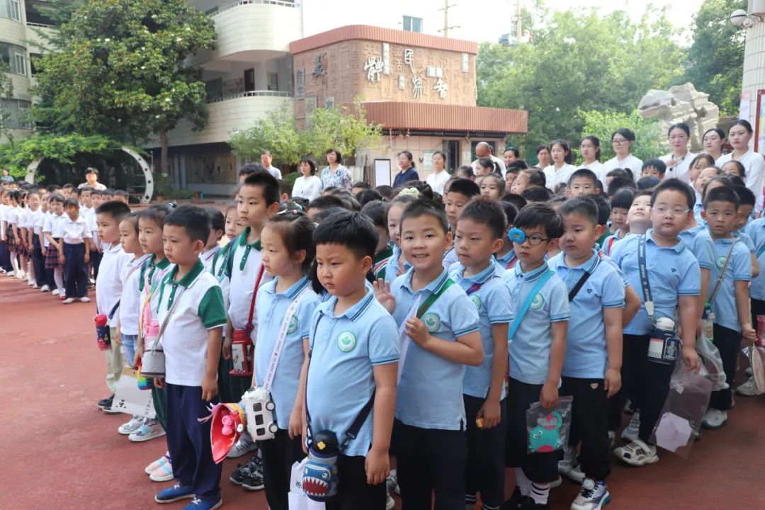【幼小衔接】小学长啥样?我想去看看——济南市经五路幼儿园幼小衔接系列活动之走进小学 第39张 【幼小衔接】小学长啥样?我想去看看——济南市经五路幼儿园幼小衔接系列活动之走进小学 第39张