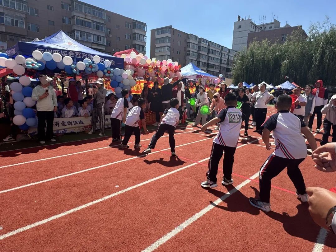 【第二实验小学·第二届体育艺术节】“体育强健体魄 艺术升华人生” 第二实验小学第二届体育艺术节 第17张 【第二实验小学·第二届体育艺术节】“体育强健体魄 艺术升华人生” 第二实验小学第二届体育艺术节 第17张