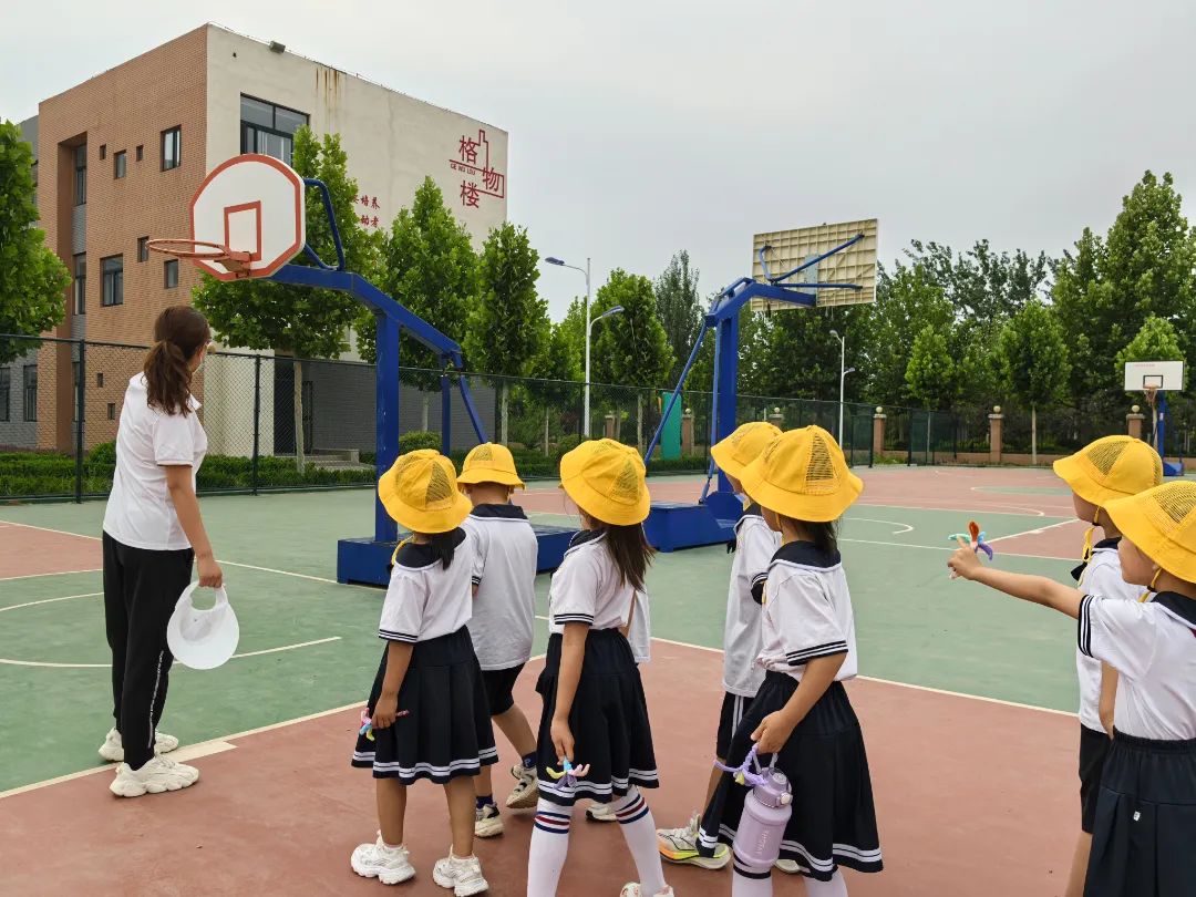 【无棣县实验幼儿园分园】走进小学,乐享成长——大班幼儿参观第四实验小学纪实 第15张 【无棣县实验幼儿园分园】走进小学,乐享成长——大班幼儿参观第四实验小学纪实 第15张
