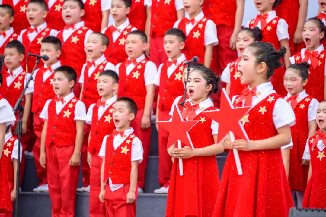 南充市西河路小学:童年印象 艺美繁春——第二十四届校园艺术节暨学科融合成果展演 第31张 南充市西河路小学:童年印象 艺美繁春——第二十四届校园艺术节暨学科融合成果展演 第31张