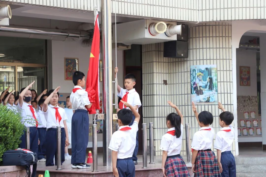 【幼小衔接】小学长啥样?我想去看看——济南市经五路幼儿园幼小衔接系列活动之走进小学 第35张 【幼小衔接】小学长啥样?我想去看看——济南市经五路幼儿园幼小衔接系列活动之走进小学 第35张