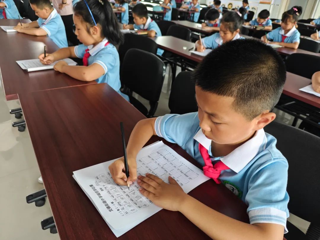 书规范汉字 写精彩人生——北镇街道小学规范字书写大赛 第14张 书规范汉字 写精彩人生——北镇街道小学规范字书写大赛 第14张