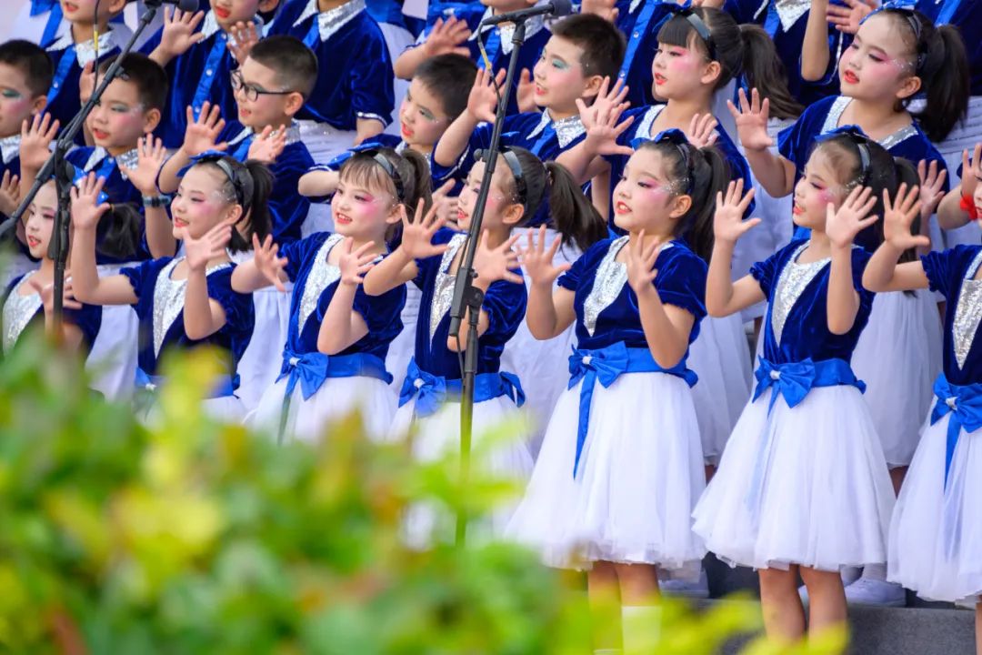 南充市西河路小学:童年印象 艺美繁春——第二十四届校园艺术节暨学科融合成果展演 第37张 南充市西河路小学:童年印象 艺美繁春——第二十四届校园艺术节暨学科融合成果展演 第37张