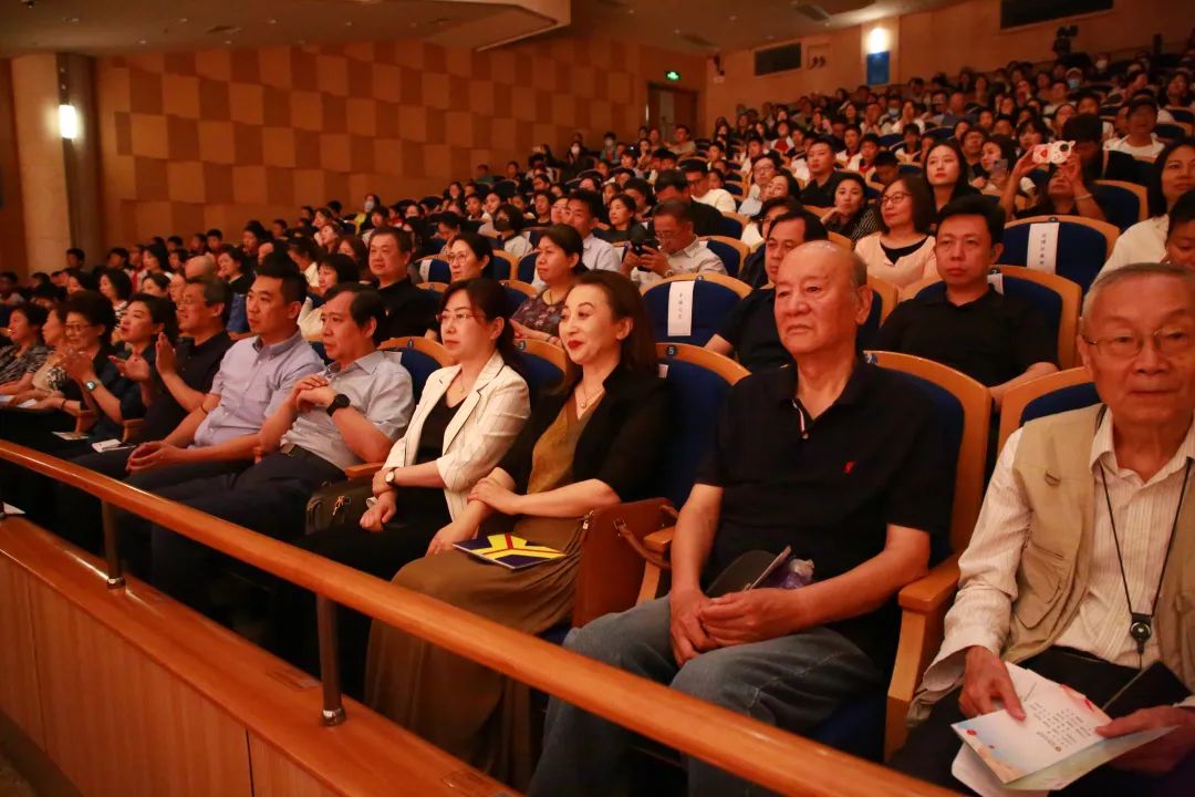 灯市口小学举行“逐光前行 扬帆远航”金帆合唱团二十周年专场音乐会暨灯市口小学建校160周年素质教育成果展示活动 第6张