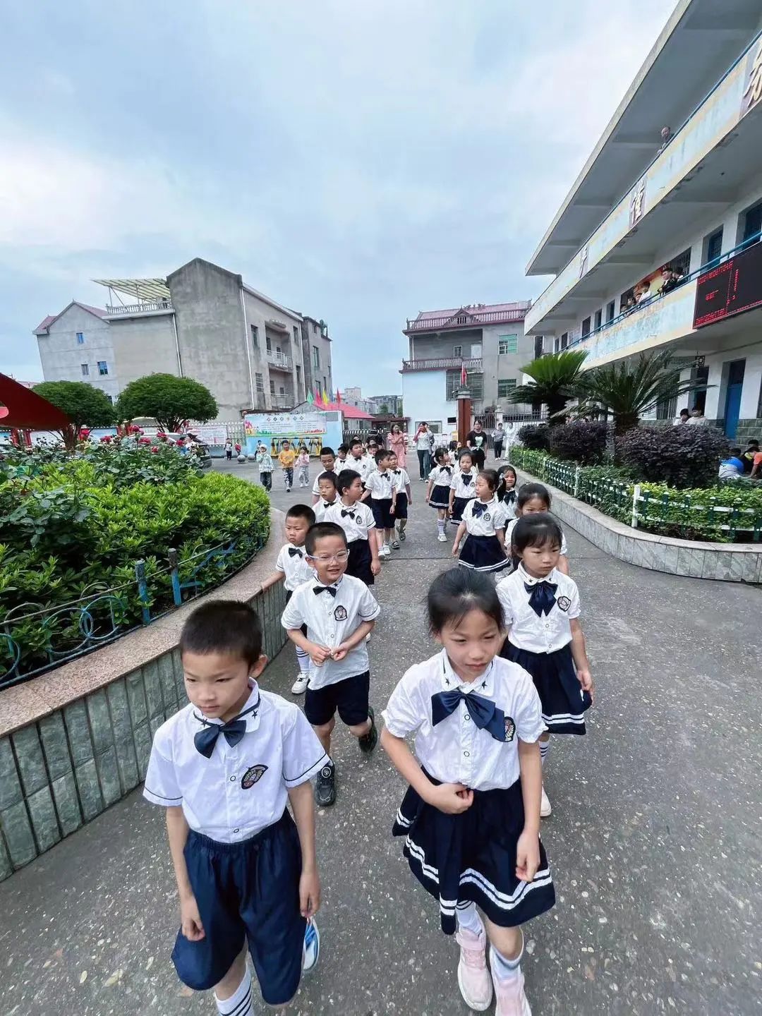 2024荣塘中心幼儿园“初探小学,'幼'见成长”大班幼小衔接活动 第37张 2024荣塘中心幼儿园“初探小学,'幼'见成长”大班幼小衔接活动 第37张
