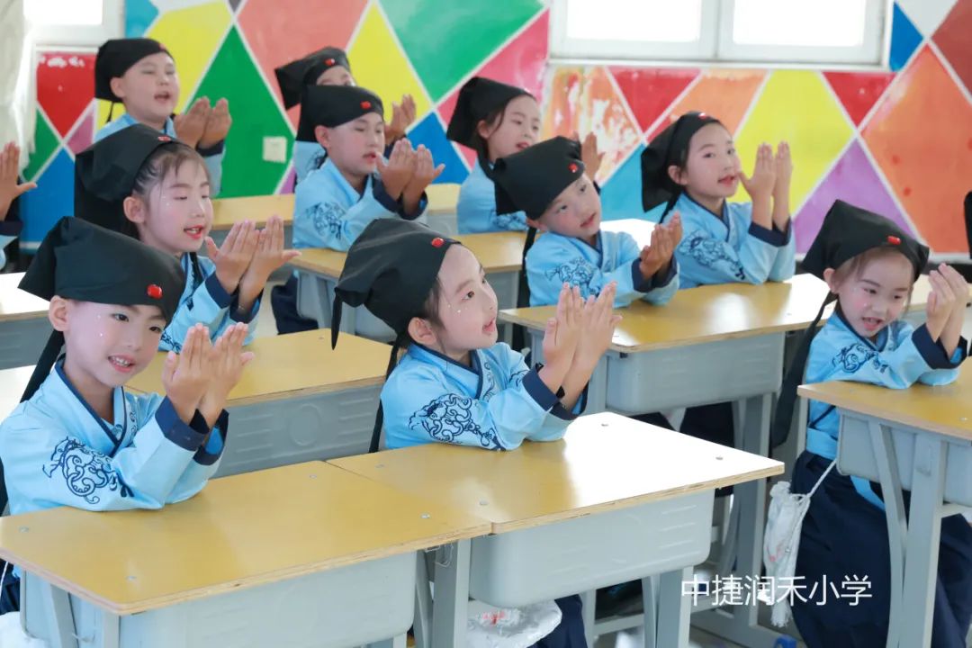 满园书香,悦读悦享——全区小学“阅读推进及成果展示”活动在润禾小学举行 第15张
