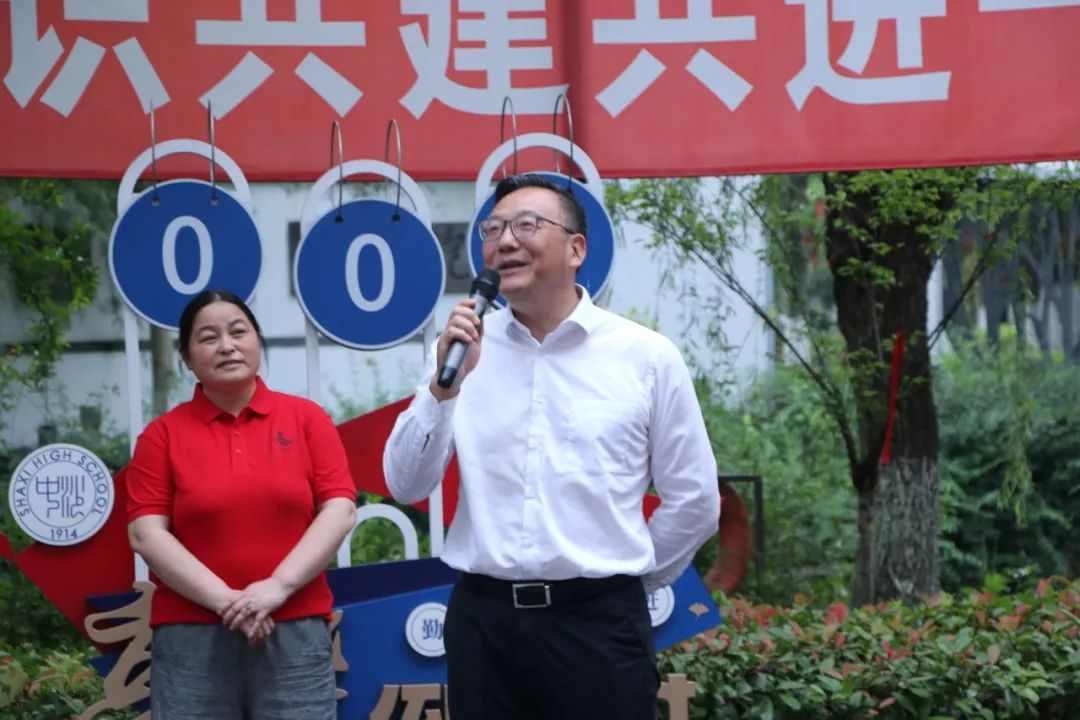 为高考加油,向胜利进军!——市委教育工委书记、市教育局局长李广耀慰问我校高三师生 第8张