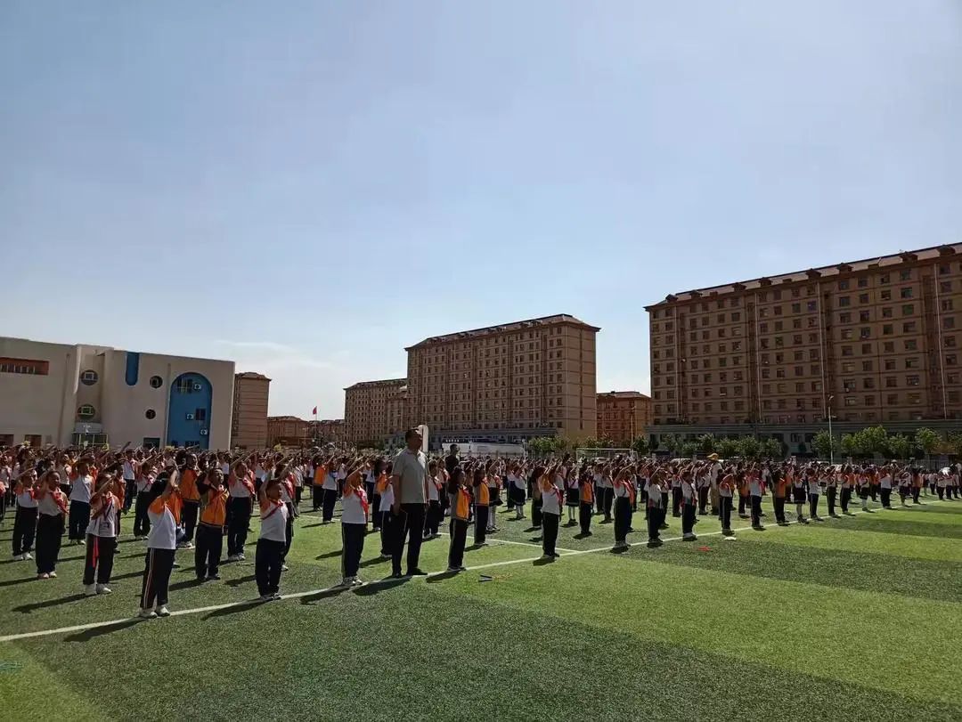 端午情浓 粽子寄思——锡林浩特市第十二小学端午节主题升旗仪式 第16张 端午情浓 粽子寄思——锡林浩特市第十二小学端午节主题升旗仪式 第16张
