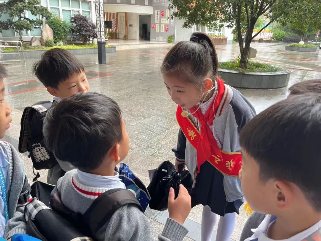 【澜幼·幼小衔接】你好,小学——观澜江境幼儿园大班段参观小学活动丨儿童友好,金华更美好 第28张 【澜幼·幼小衔接】你好,小学——观澜江境幼儿园大班段参观小学活动丨儿童友好,金华更美好 第28张