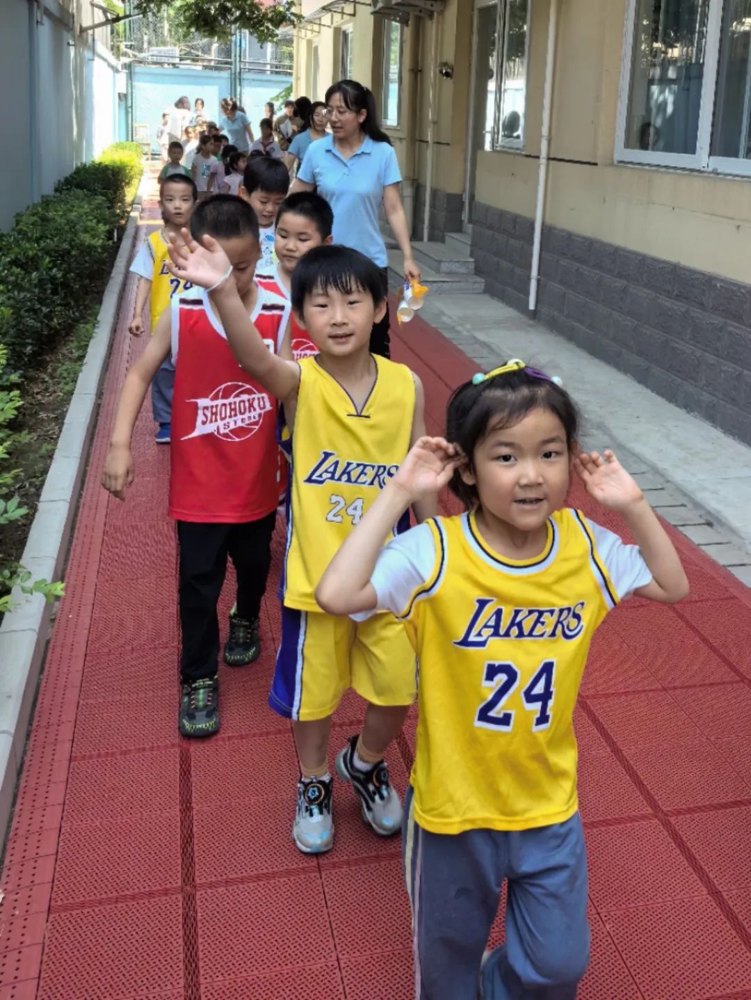 【幼小衔接 探秘小学】——北京中铁信达经贸有限公司幼儿园大班幼儿参观椿树馆小学活动 第8张 【幼小衔接 探秘小学】——北京中铁信达经贸有限公司幼儿园大班幼儿参观椿树馆小学活动 第8张