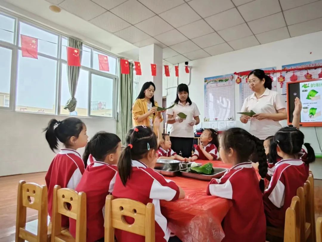浓情端午 浸润童心--小港小学幼儿园端午节系列活动 第11张 浓情端午 浸润童心--小港小学幼儿园端午节系列活动 第11张