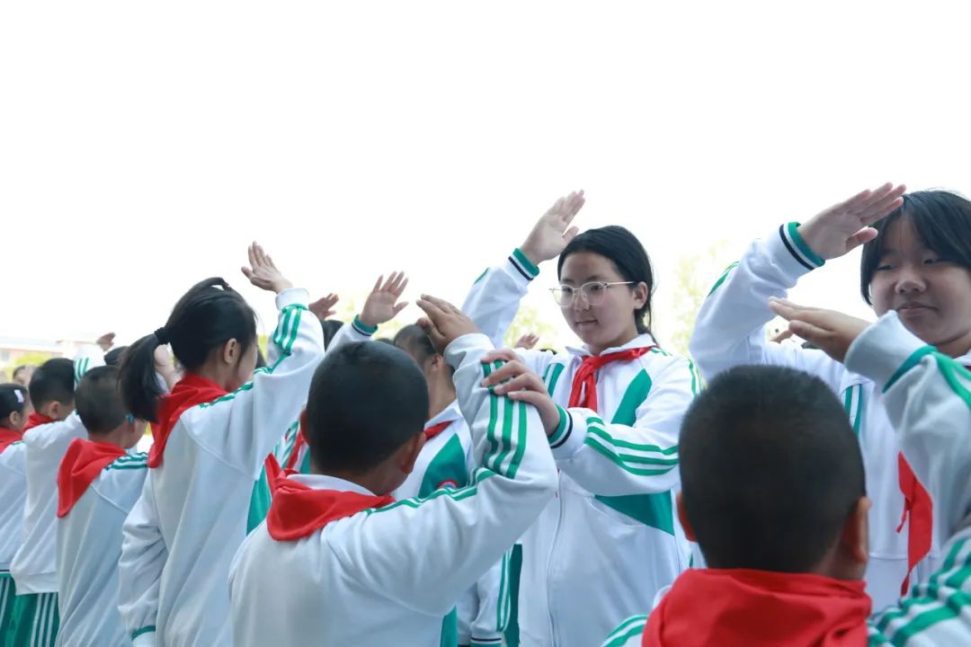 鄂伦春自治旗实验小学“红领巾爱祖国”主题大队会 第33张