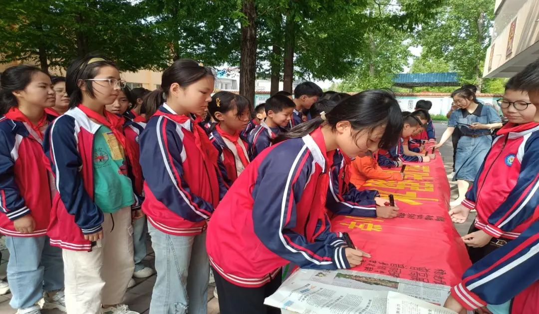 珍爱生命 严防溺水——邓州市刘集镇曾家小学举行防溺水宣传活动 第1张 珍爱生命 严防溺水——邓州市刘集镇曾家小学举行防溺水宣传活动 第1张