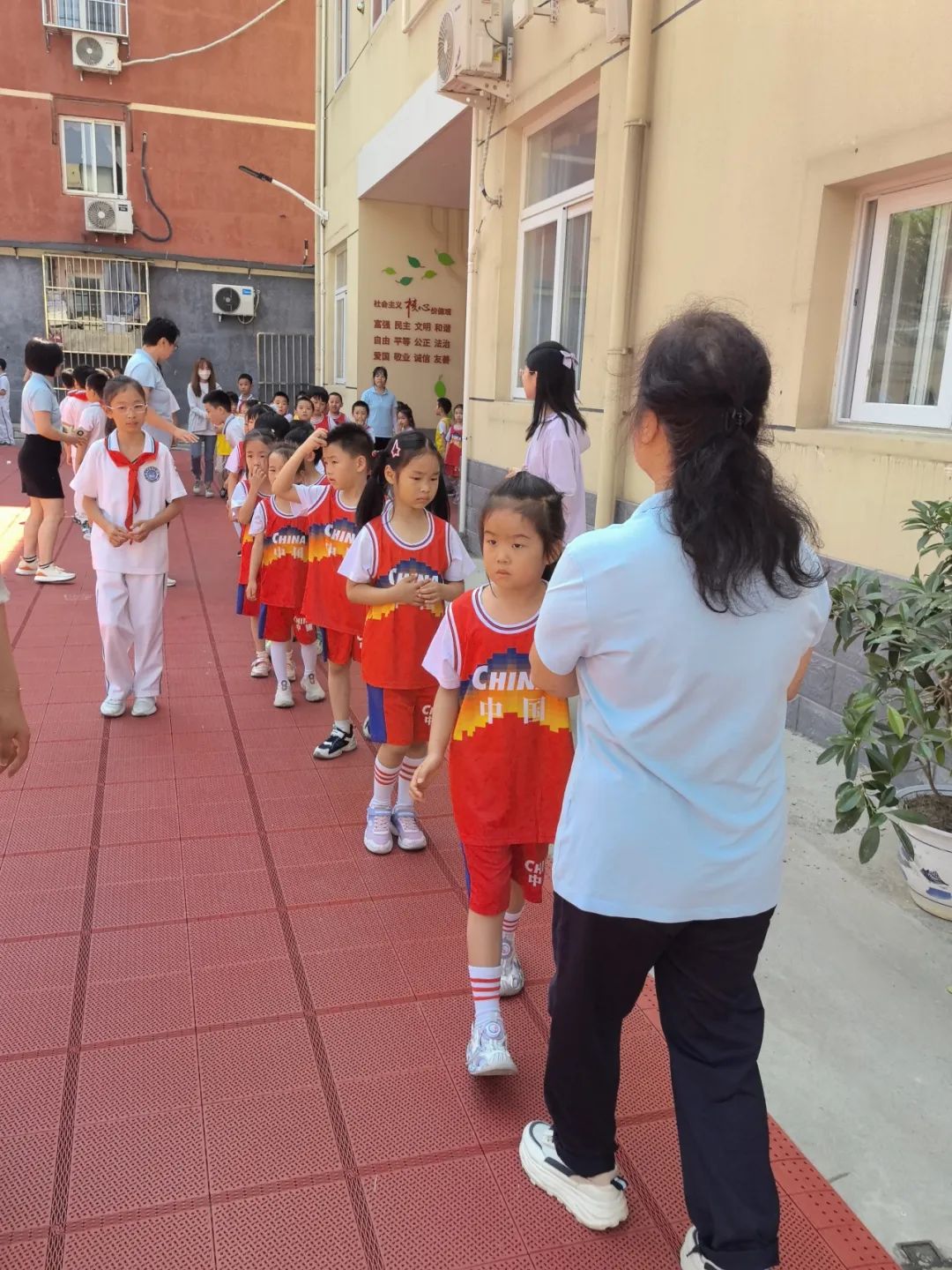 【幼小衔接 探秘小学】——北京中铁信达经贸有限公司幼儿园大班幼儿参观椿树馆小学活动 第18张 【幼小衔接 探秘小学】——北京中铁信达经贸有限公司幼儿园大班幼儿参观椿树馆小学活动 第18张
