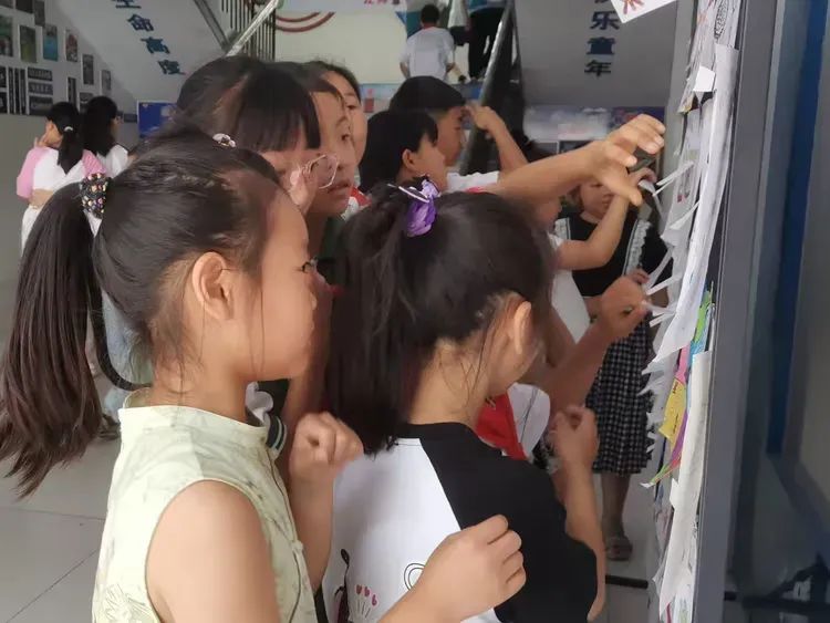 字画相融,创意甲骨——新华区凌云小学二年级语文综合实践活动 第11张 字画相融,创意甲骨——新华区凌云小学二年级语文综合实践活动 第11张