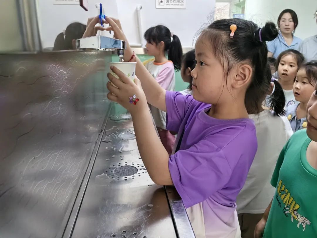 【幼小衔接 探秘小学】——北京中铁信达经贸有限公司幼儿园大班幼儿参观椿树馆小学活动 第17张 【幼小衔接 探秘小学】——北京中铁信达经贸有限公司幼儿园大班幼儿参观椿树馆小学活动 第17张
