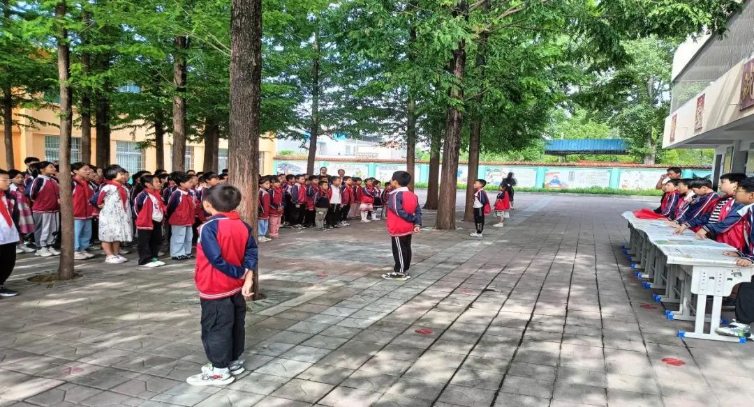珍爱生命 严防溺水——邓州市刘集镇曾家小学举行防溺水宣传活动 第2张 珍爱生命 严防溺水——邓州市刘集镇曾家小学举行防溺水宣传活动 第2张