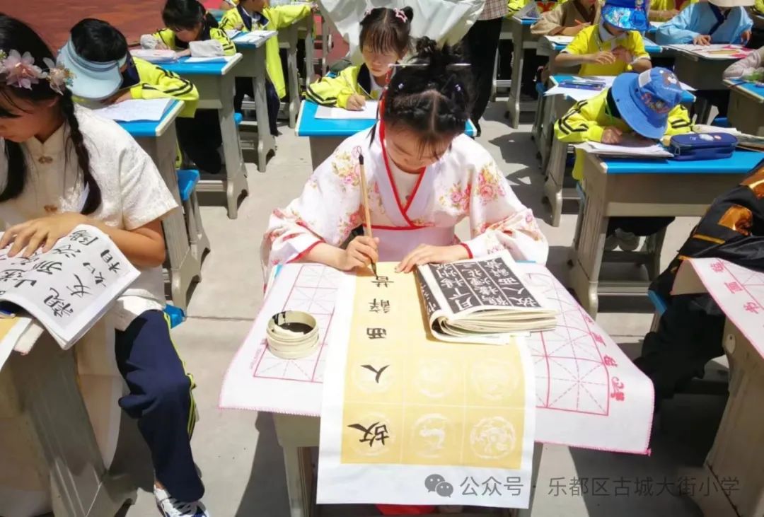 古城大街小学第八届校园文化艺术节闭幕 第19张 古城大街小学第八届校园文化艺术节闭幕 第19张