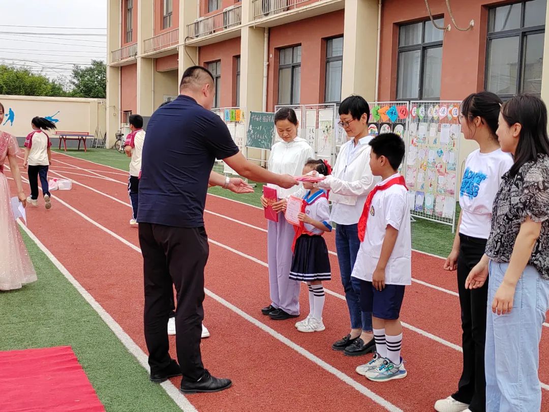 【西咸新区沣东新城八一小学•庆六一】中华崛起 强国有我——八一小学庆六一文艺汇演活动圆满落幕 第63张 【西咸新区沣东新城八一小学•庆六一】中华崛起 强国有我——八一小学庆六一文艺汇演活动圆满落幕 第63张