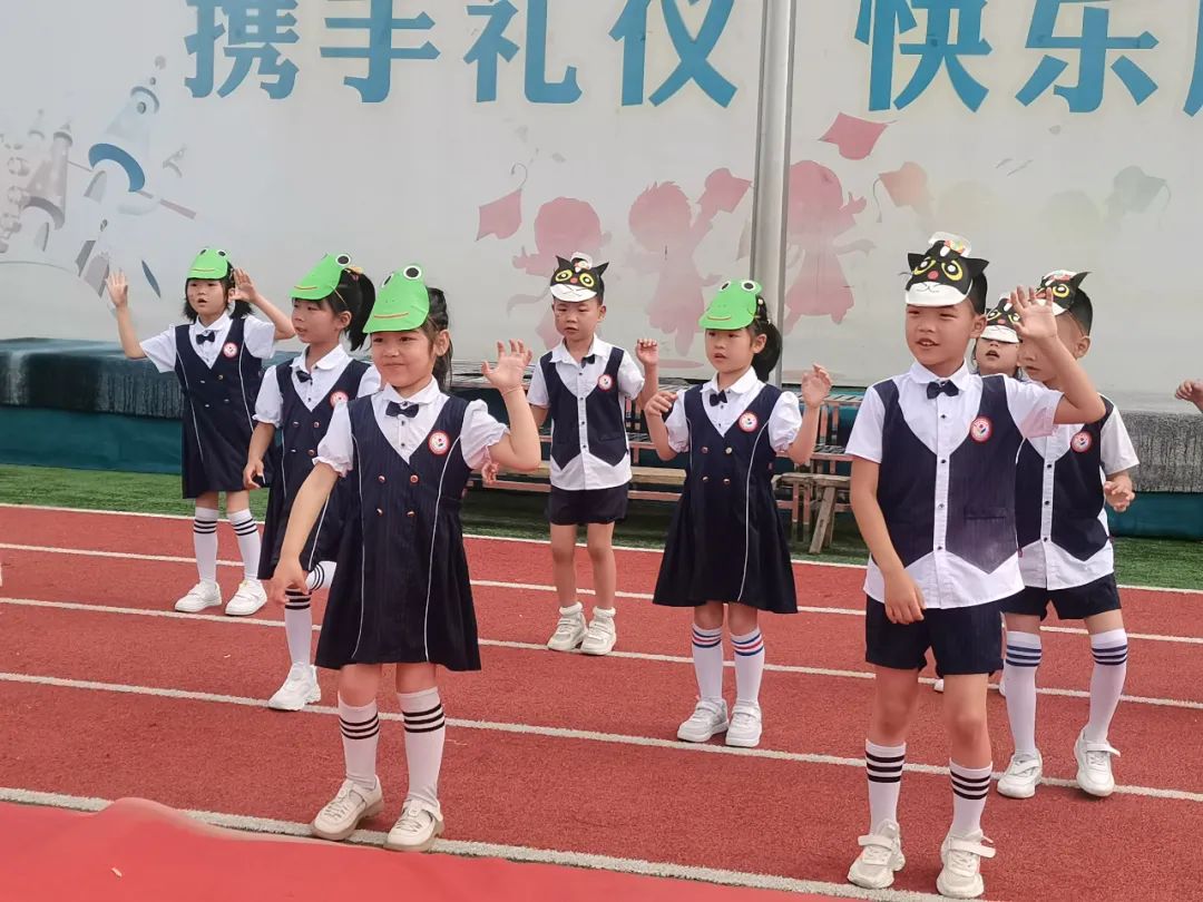 【西咸新区沣东新城八一小学•庆六一】中华崛起 强国有我——八一小学庆六一文艺汇演活动圆满落幕 第13张 【西咸新区沣东新城八一小学•庆六一】中华崛起 强国有我——八一小学庆六一文艺汇演活动圆满落幕 第13张