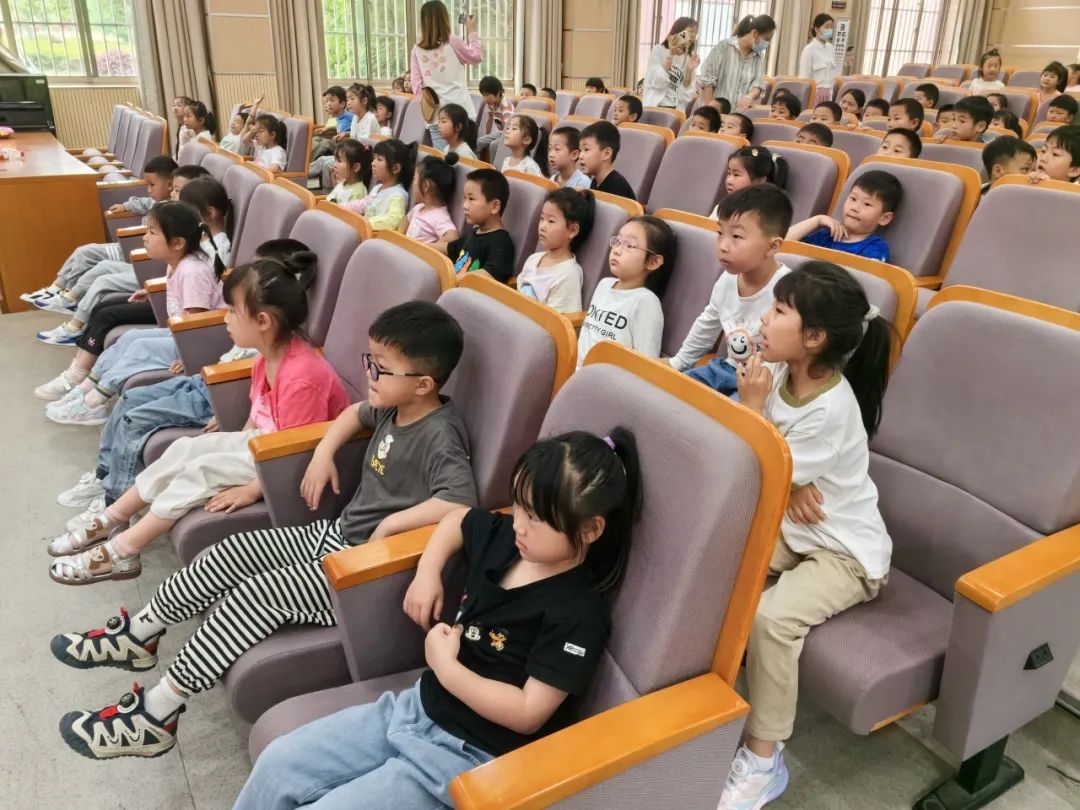 幼见小学,助力成长 ——沈巷幼儿园幼小衔接活动之参观小学 第22张