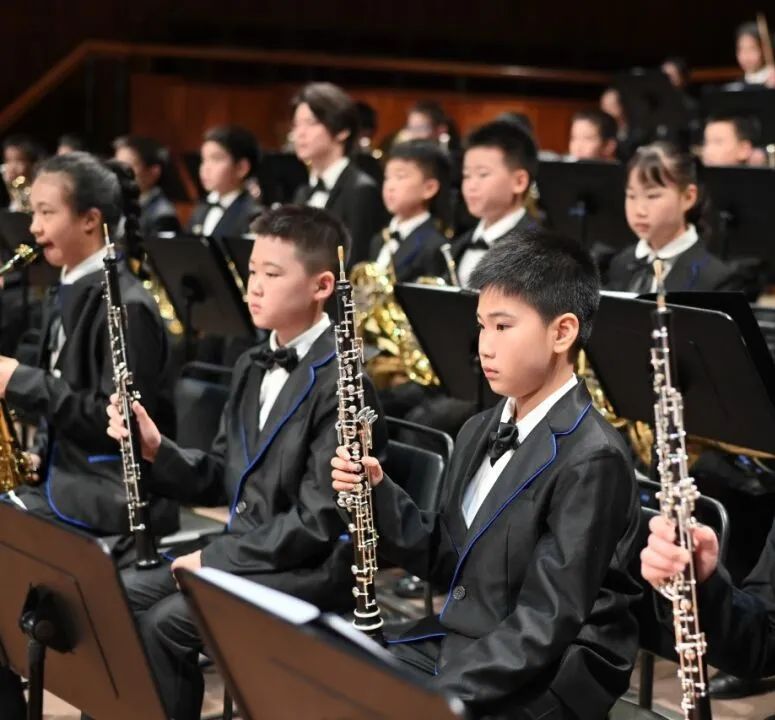 十载梦华章,夏日乐悠扬——华阳小学管乐团举行建团十周年音乐会 第12张 十载梦华章,夏日乐悠扬——华阳小学管乐团举行建团十周年音乐会 第12张