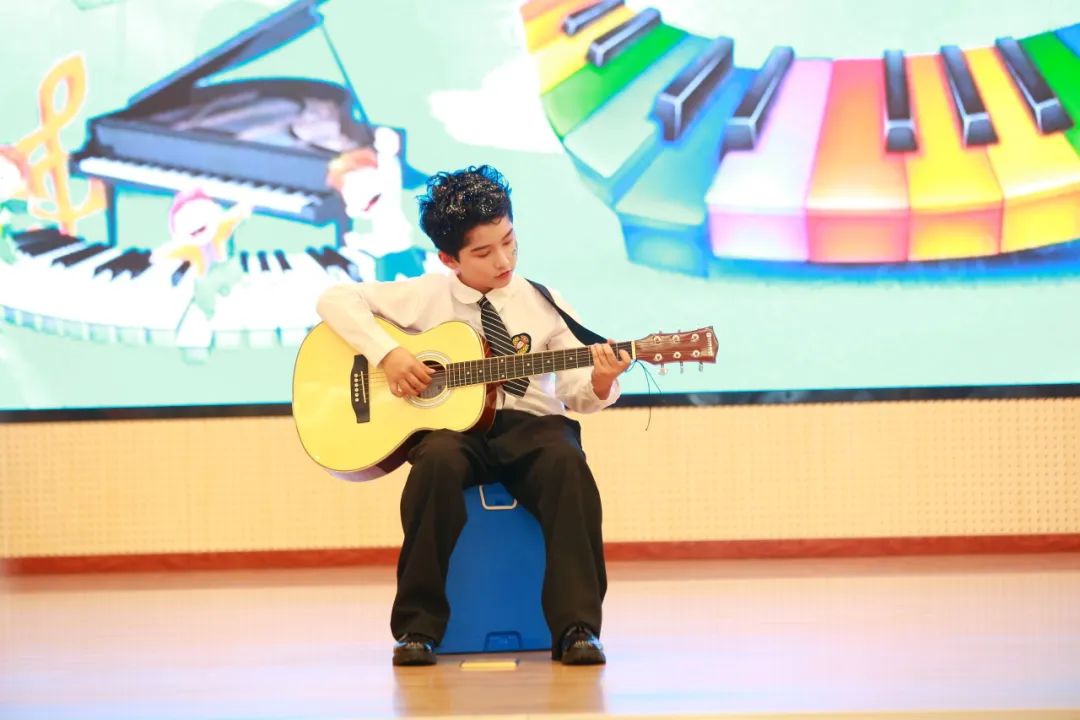 【黄杨梅小学 | 校园风采】指尖飞舞 琴曲飞扬——黄杨梅小学2024年器乐独奏比赛 第18张 【黄杨梅小学 | 校园风采】指尖飞舞 琴曲飞扬——黄杨梅小学2024年器乐独奏比赛 第18张