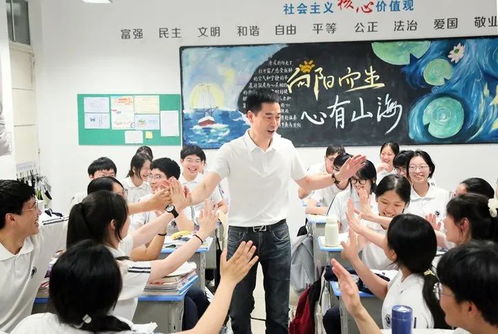 青春炽热 逐梦高考 | 温岭市职业技术学校高三学子们高考加油! 第10张 青春炽热 逐梦高考 | 温岭市职业技术学校高三学子们高考加油! 第10张