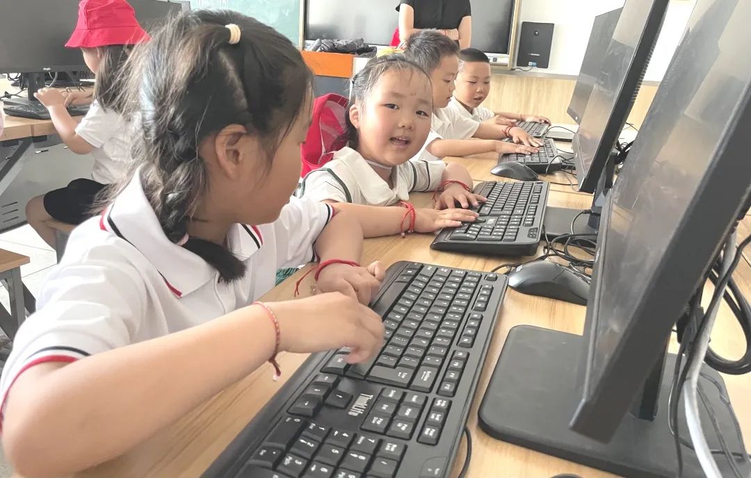 【润童·活动】探秘小学,快乐衔接——开发区教工幼儿园参观小学活动 第30张