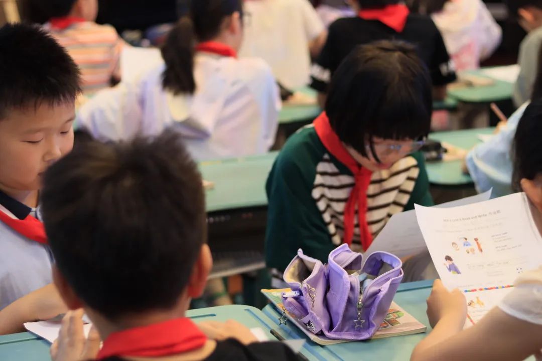 “研”无止境,精益求精——萧山区小学英语“构建思维课堂”专题研讨暨第八期新教师研修班活动 第8张