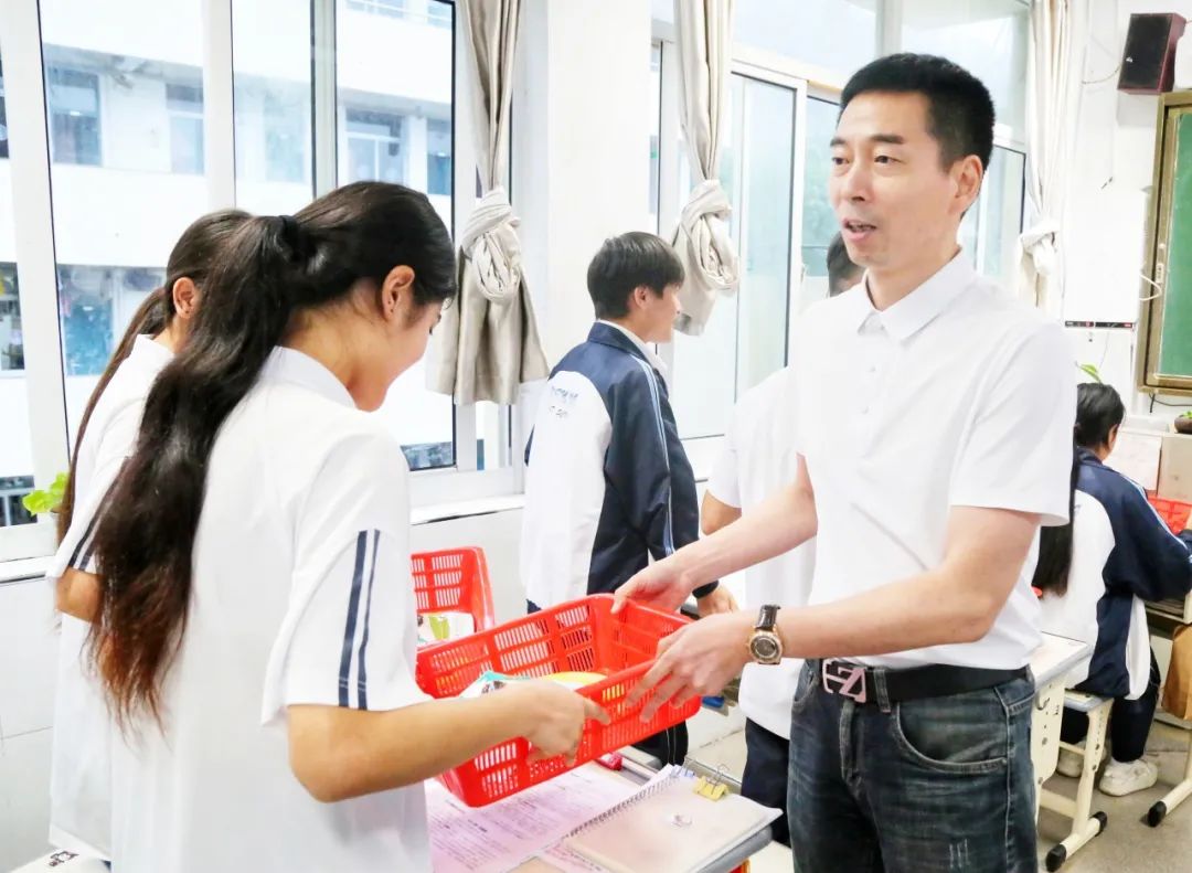青春炽热 逐梦高考 | 温岭市职业技术学校高三学子们高考加油! 第4张 青春炽热 逐梦高考 | 温岭市职业技术学校高三学子们高考加油! 第4张