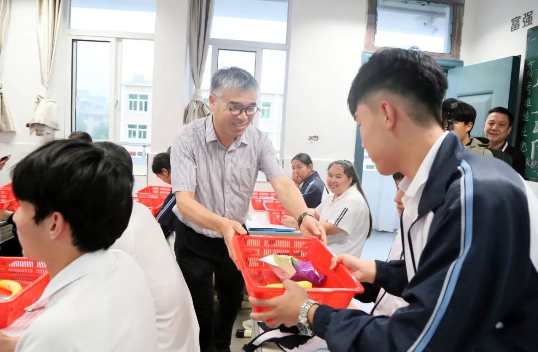 青春炽热 逐梦高考 | 温岭市职业技术学校高三学子们高考加油! 第3张 青春炽热 逐梦高考 | 温岭市职业技术学校高三学子们高考加油! 第3张