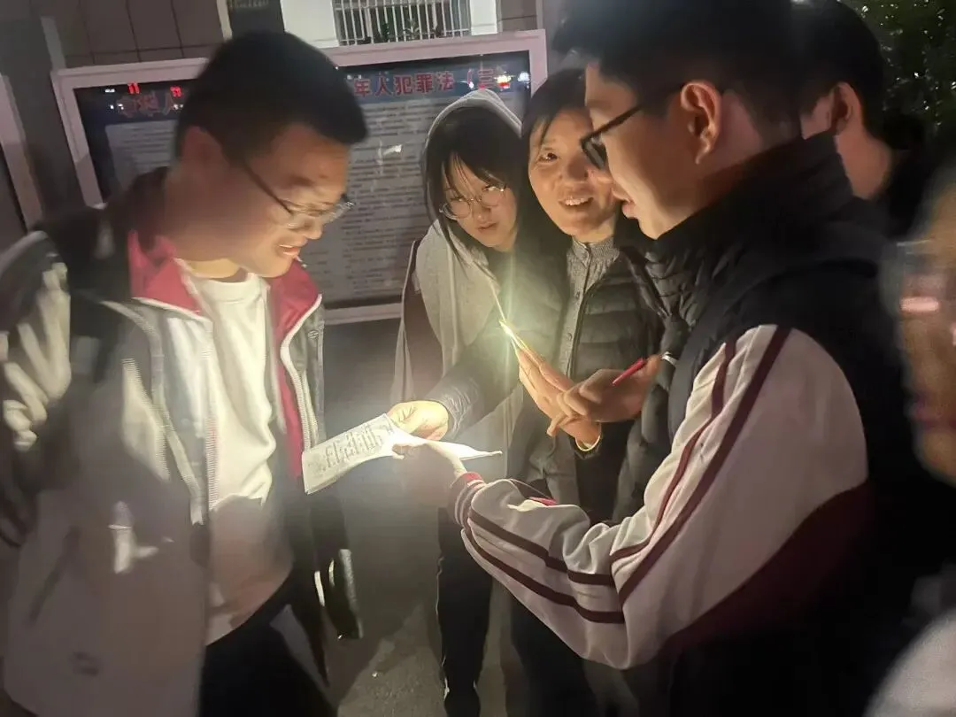 披星戴月铸锋芒,乘风破浪战中考——九年级奋斗手记 第9张