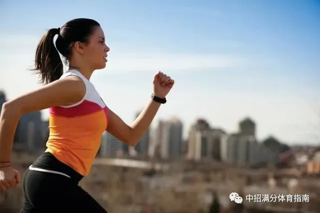 中考1000\800米跑步姿势常见问题(附纠正方法) 第2张