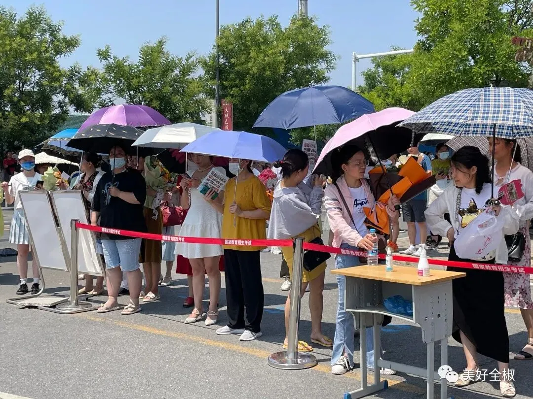 2022年中考落幕!定格全椒考场外的感人瞬间…… 第14张