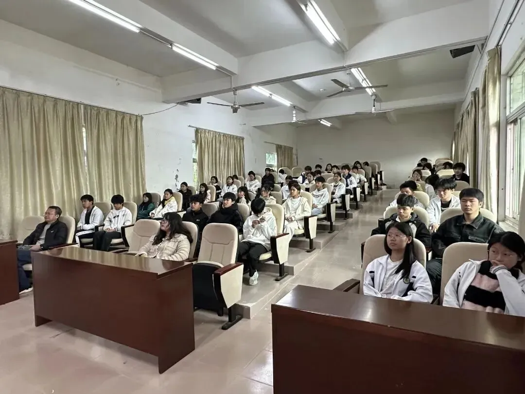 凝心聚力备中考,笃行不怠向未来——陆丰市甲西镇第二中学召开九年级中层生激励会议 第6张