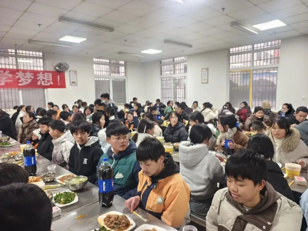 “传承民俗暖校园 凝心聚力助中考”花江中学迎新春杀年猪主题活动圆满落幕 第22张