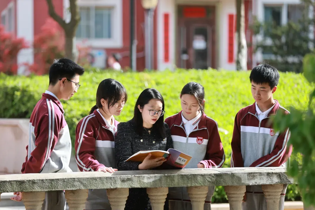 放弃传统名校!中考估分705分学霸,选了这所「顶尖名师天团」的学校 第42张