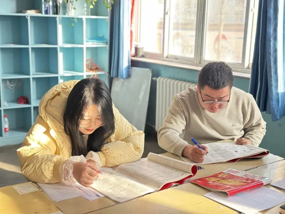 寒假蓄力深研讨,精准规划备中考——成功初三扎实开展二轮复习学案研讨工作 第3张