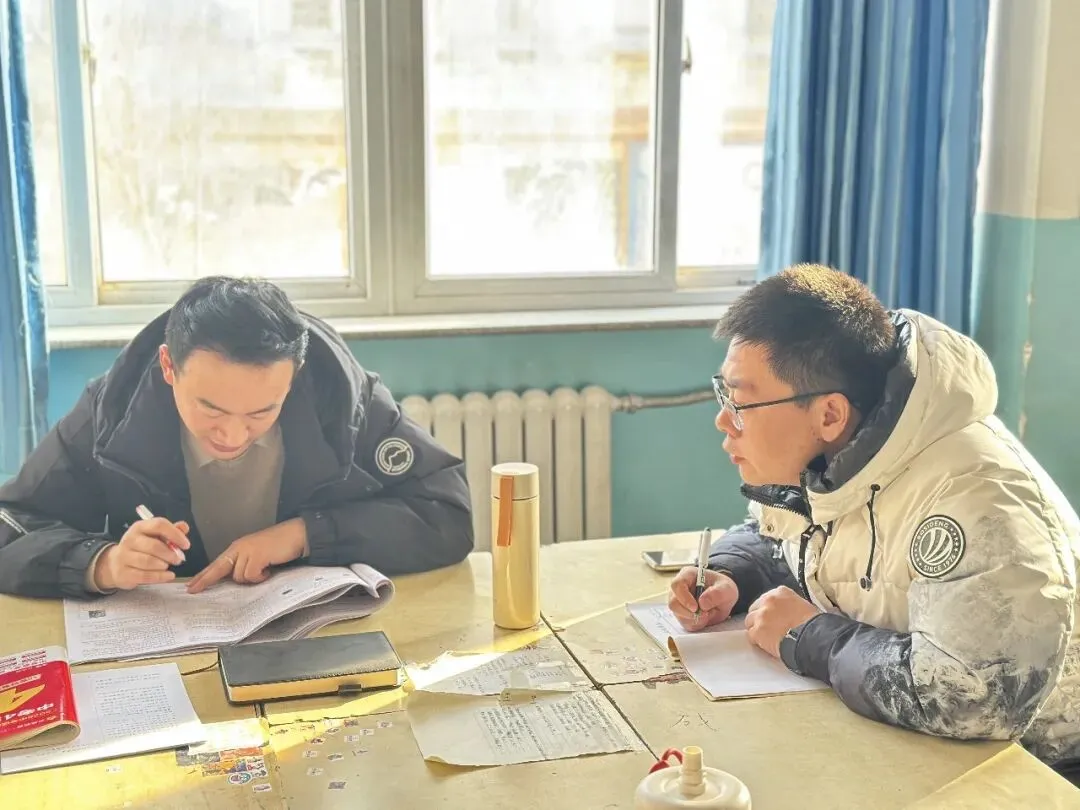 寒假蓄力深研讨,精准规划备中考——成功初三扎实开展二轮复习学案研讨工作 第4张