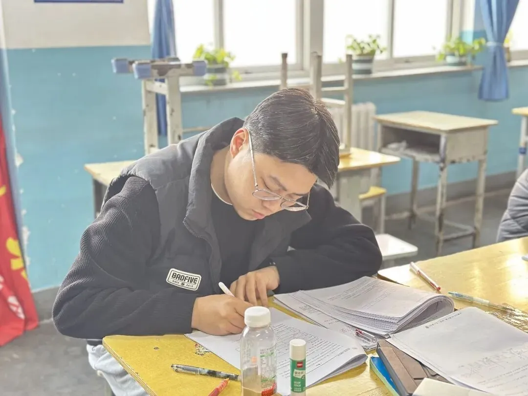 寒假蓄力深研讨,精准规划备中考——成功初三扎实开展二轮复习学案研讨工作 第6张