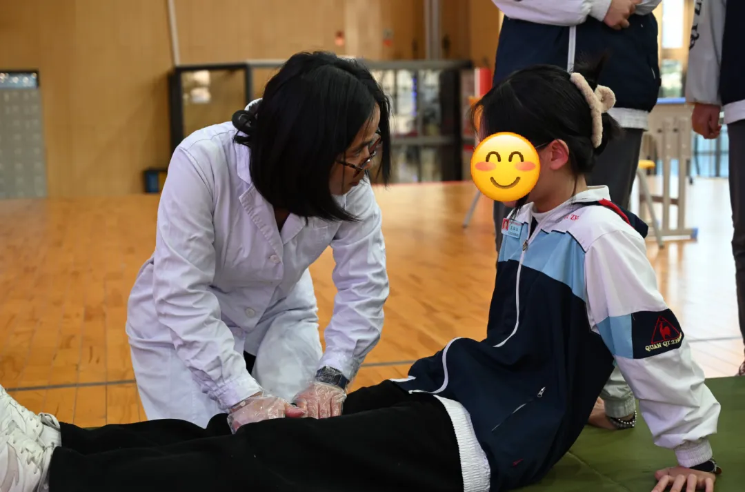 【公益暖心】中考冲刺!泉州市运动防护中心团队进校园为学子护航“撑腰” 第16张 【公益暖心】中考冲刺!泉州市运动防护中心团队进校园为学子护航“撑腰” 第16张