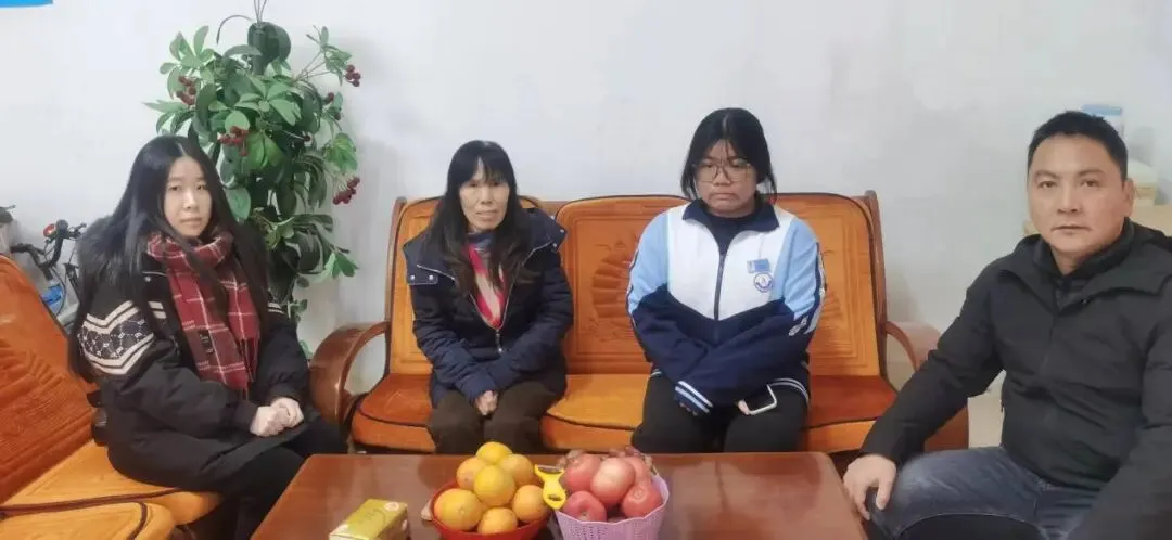 暖冬叩门凝合力,同心筑梦向中考——福清康辉中学2025-2026学年初三年段寒假家访纪实 第38张 暖冬叩门凝合力,同心筑梦向中考——福清康辉中学2025-2026学年初三年段寒假家访纪实 第38张