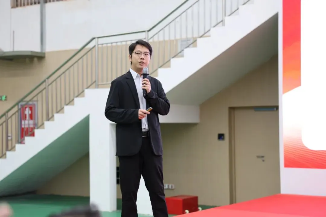 蓄力寒假黄金时,冲刺六月中考日:翠园东晓中学初三年级期末家长会圆满举行 第16张 蓄力寒假黄金时,冲刺六月中考日:翠园东晓中学初三年级期末家长会圆满举行 第16张