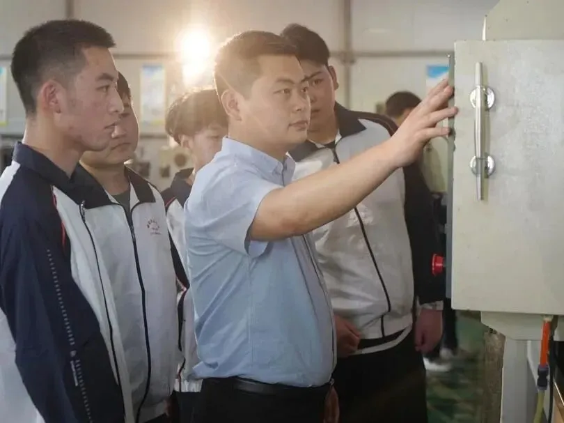 中考500分以下,选错路耽误三年·郑州电子商务职业学院中专部招生(河南辅专)2026完整版 第17张 中考500分以下,选错路耽误三年·郑州电子商务职业学院中专部招生(河南辅专)2026完整版 第17张