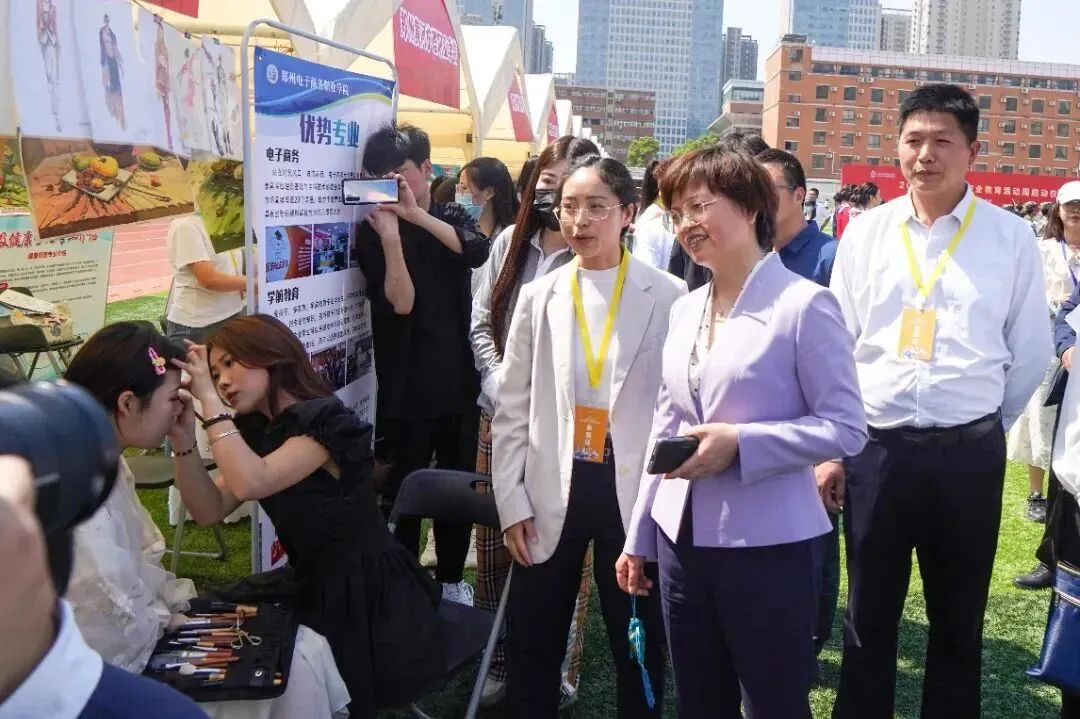 中考500分以下,选错路耽误三年·郑州电子商务职业学院中专部招生(河南辅专)2026完整版 第27张 中考500分以下,选错路耽误三年·郑州电子商务职业学院中专部招生(河南辅专)2026完整版 第27张